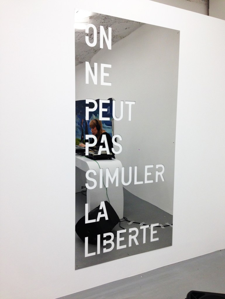 On Ne Peut Pas Simuler La Liberte by Rikrit Tiravanija