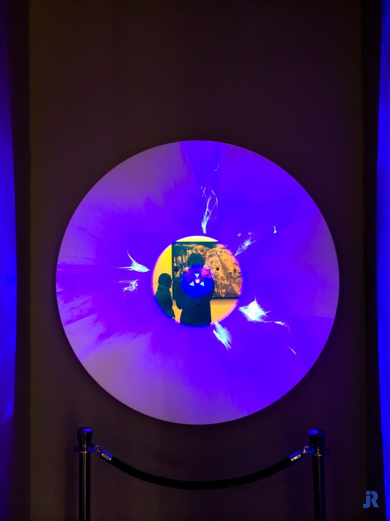 Chris Levine - The Geometry Of Truth